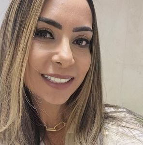 Meet your Posher, Eliane